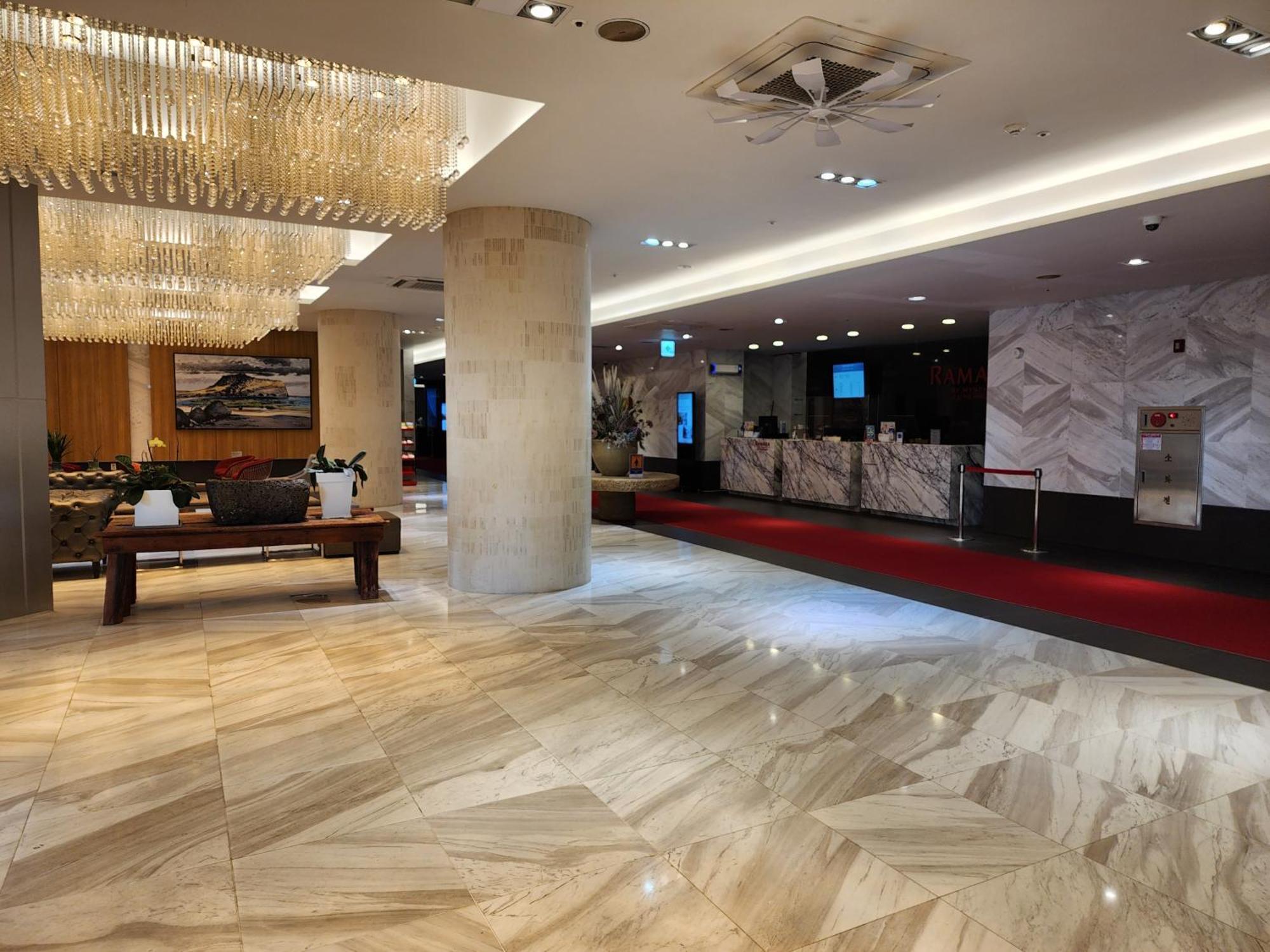 Ramada By Wyndham Jeju Hamdeok Hotel Exterior foto